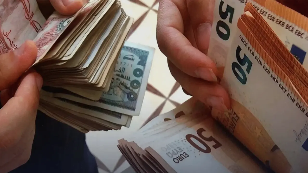 أسعار صرف العملات مقابل الدينار تستقر اليوم وفقًا لأوراس